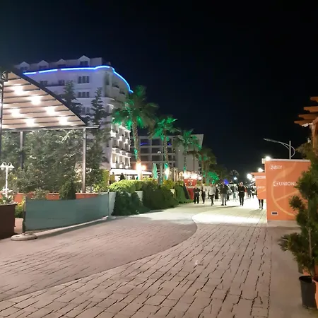 Comfy Beachfront - 50m From The Sea *