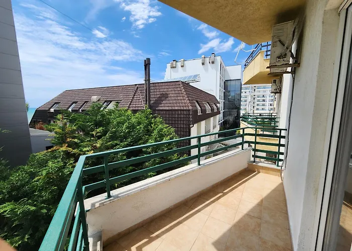 Comfy Beachfront - 50m From The Sea Apartman Golem