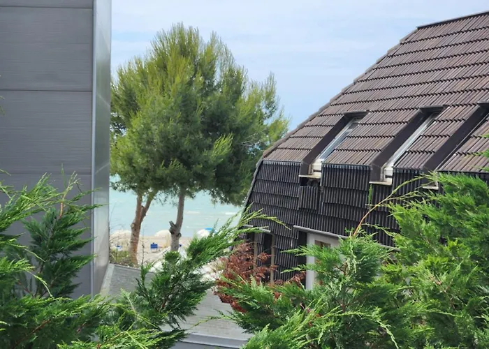 Comfy Beachfront - 50m From The Sea Golem