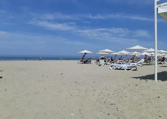 Comfy Beachfront - 50m From The Sea Appartamento